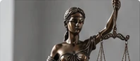 Imagen referencial de una balanza de la justicia